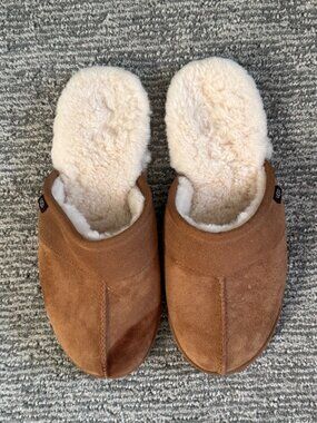 UGG Men’s Size 8 Chestnut Suede Shearling Slippers Brown Slip On